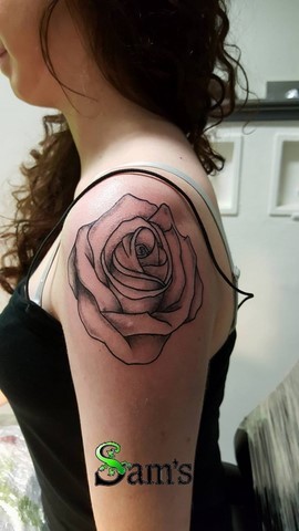 Tatouages Ornements rose