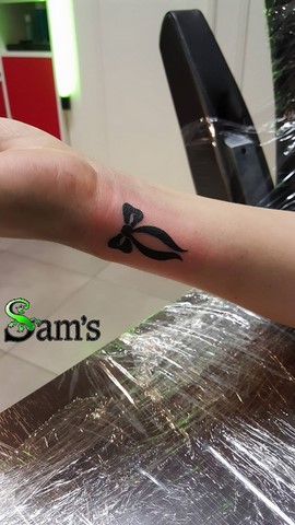 Tatouage petit Noeud