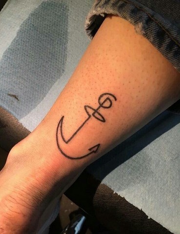 Tatouage Ancre by Xavier SAM's Piercing & Tattoo