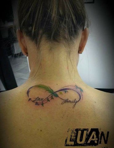 Tatouage écriture lettrage