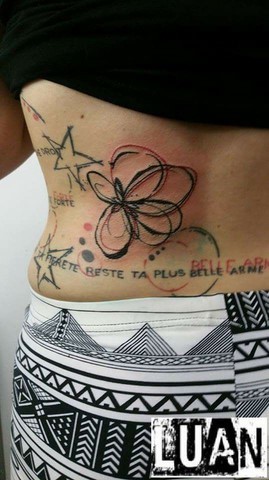 Tatouage écriture lettrage