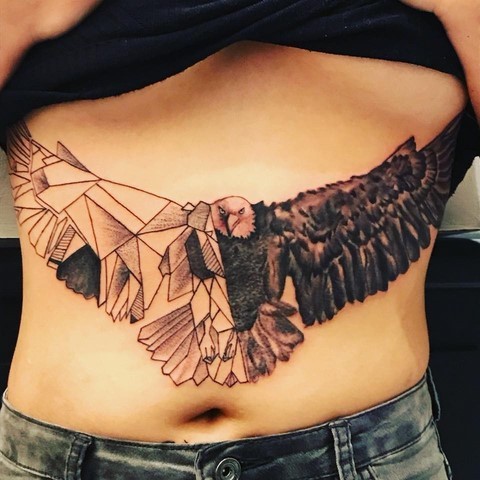 Tatouage géométrique aigle