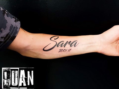 Tatouage écriture lettrage