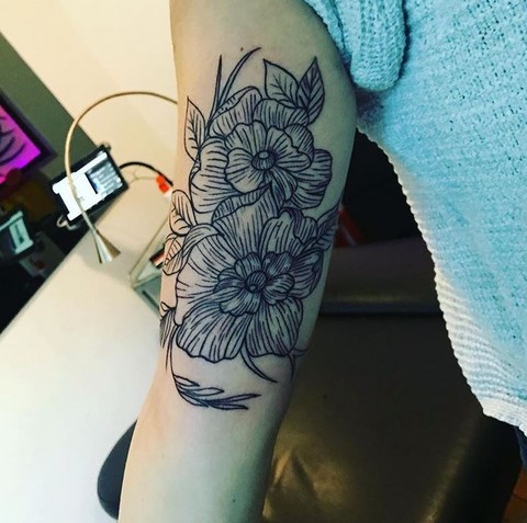 Tatouage ornement fleur