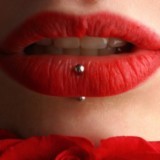 Piercing dans la lèvre
